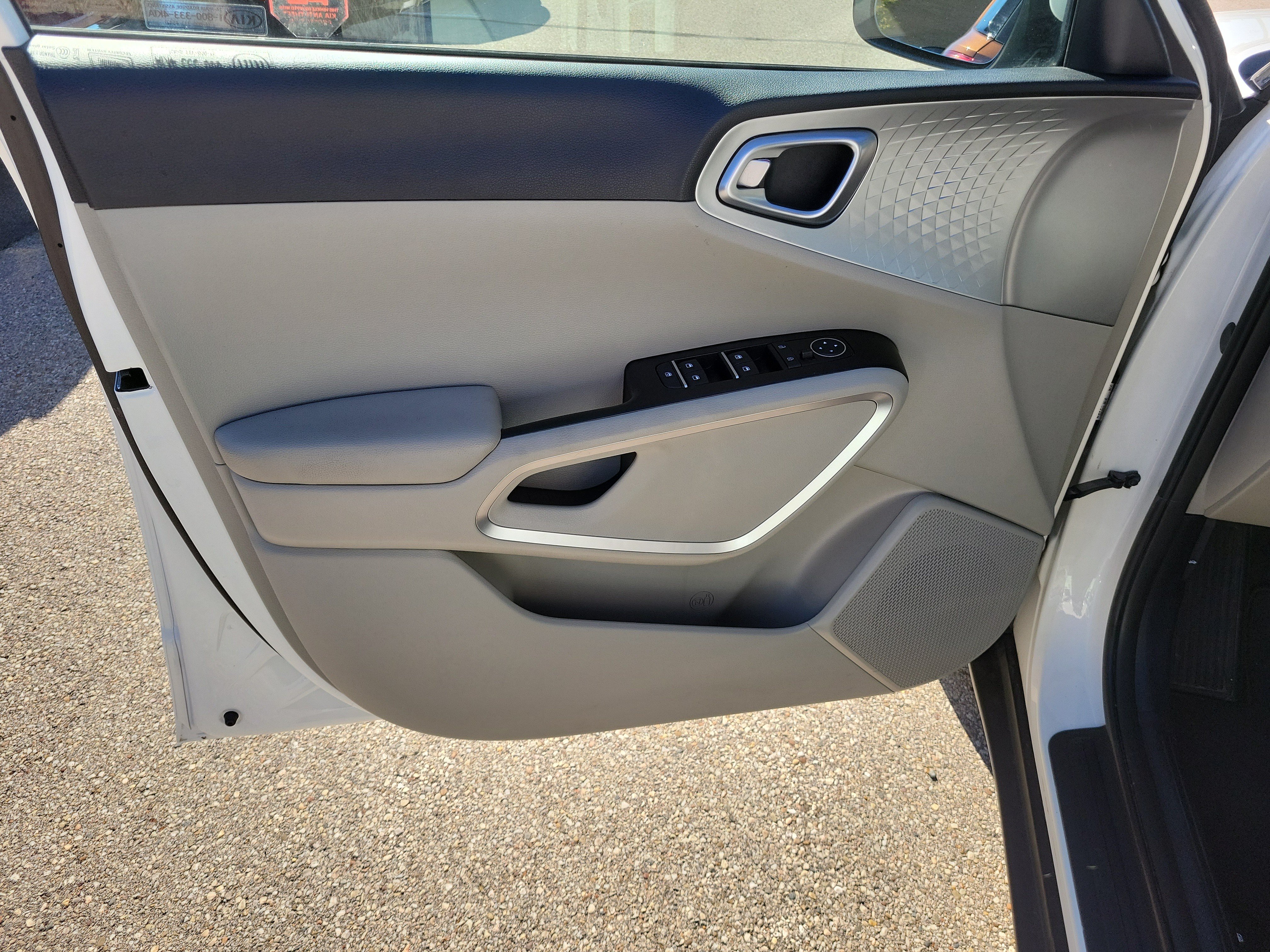 Used 2021 Kia Soul LX FWD image 14