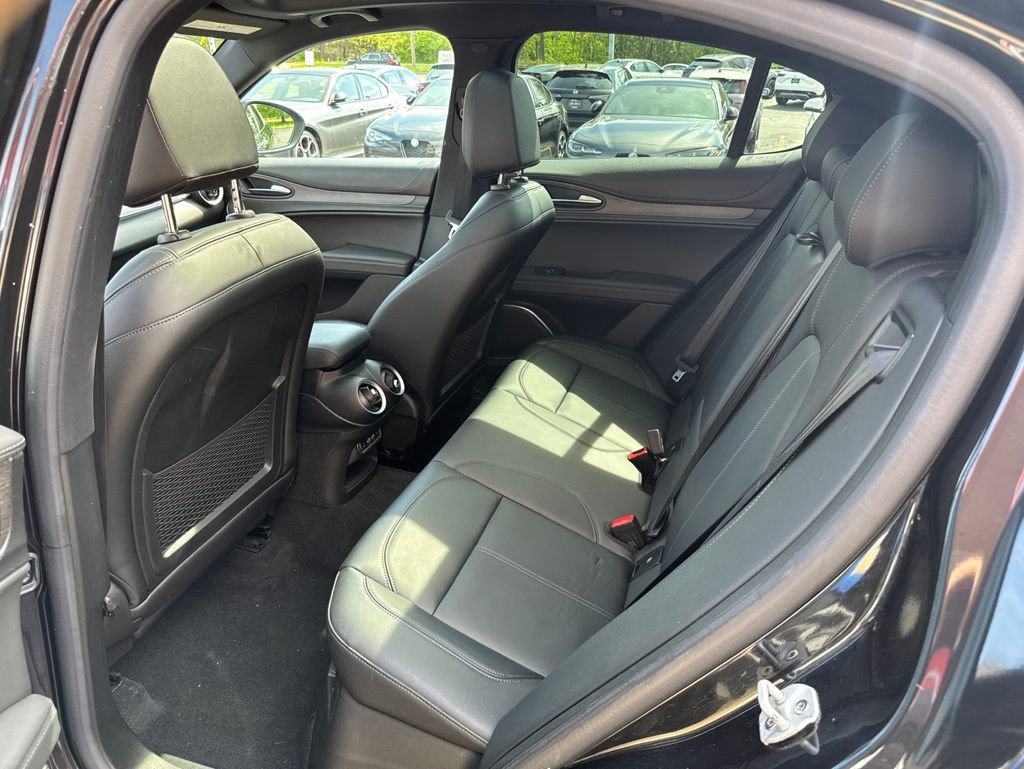 Used 2023 Alfa Romeo Stelvio Ti AWD/4WD image 44