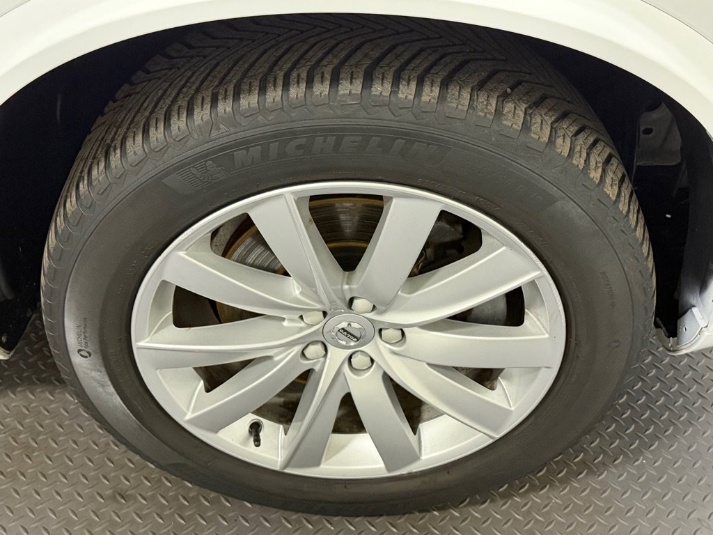 Used 2016 Volvo XC90 T6 Momentum image 19