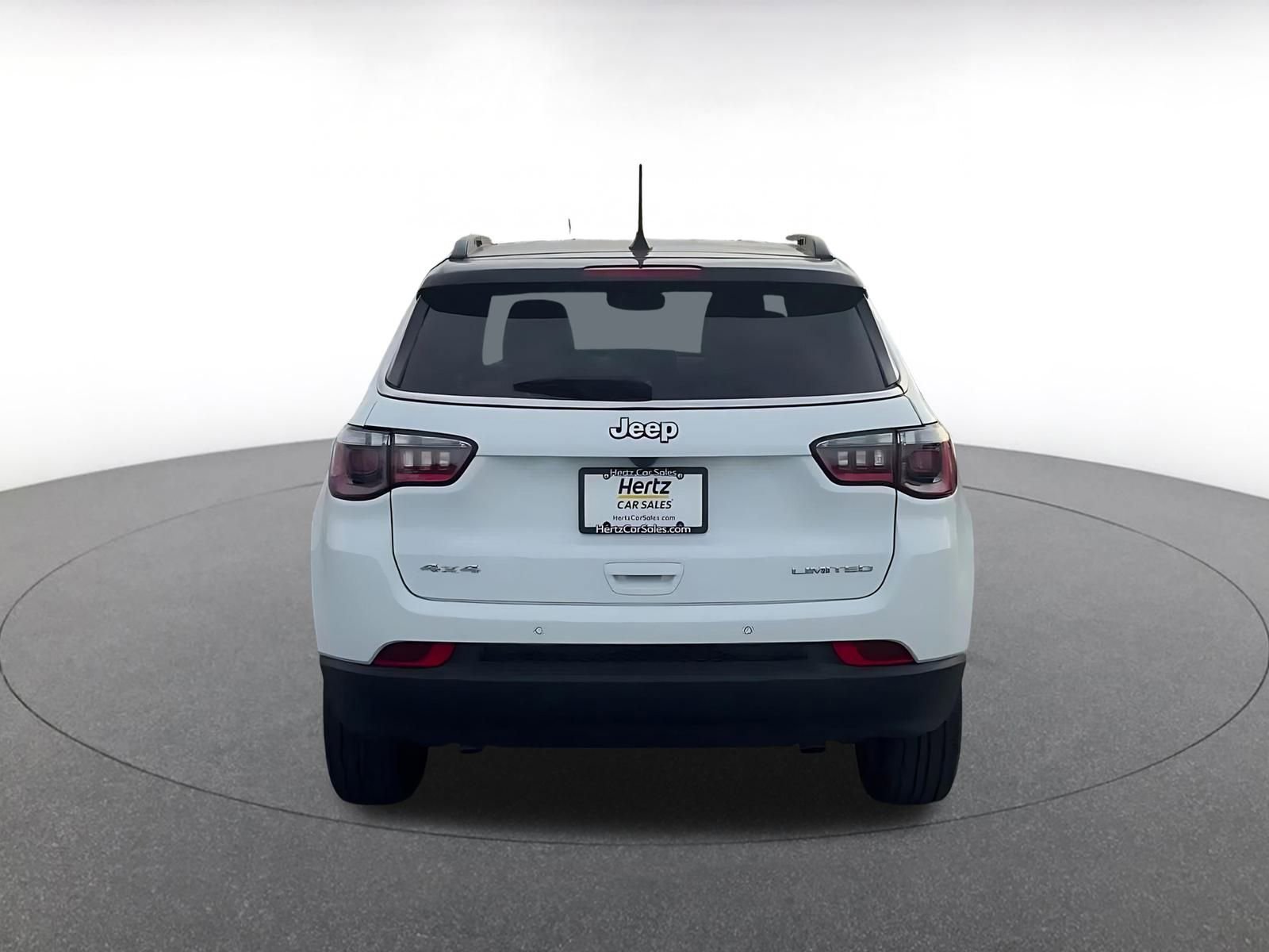 Used 2025 Jeep Compass Limited image 12