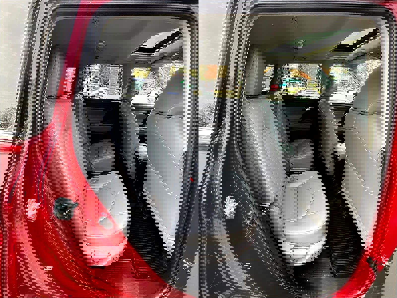 Used 2023 Toyota Highlander XLE image 16