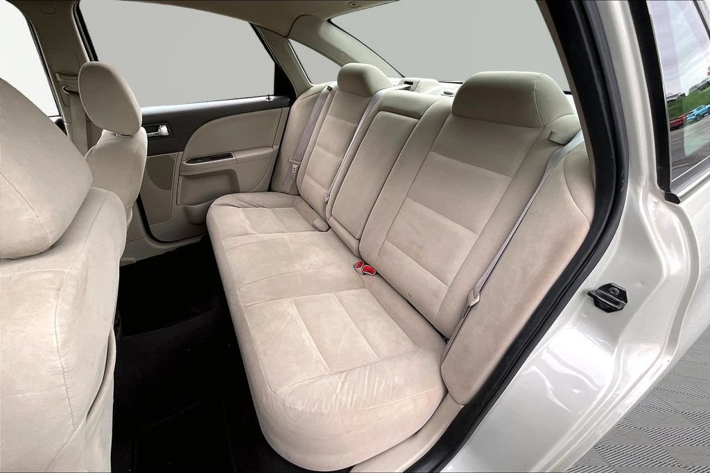 Used 2008 Ford Taurus SEL FWD image 24