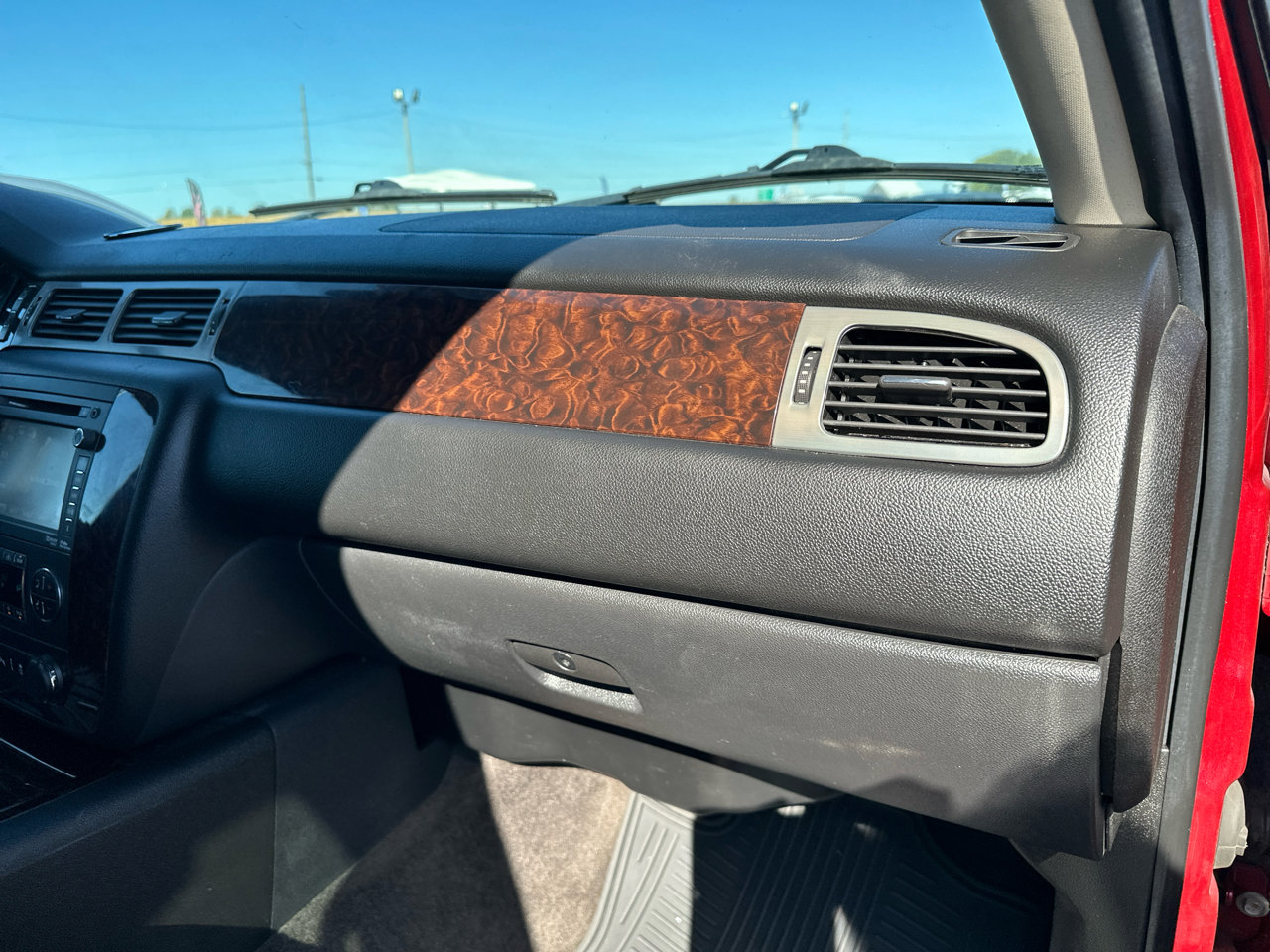 Used 2014 GMC Yukon XL Denali image 31