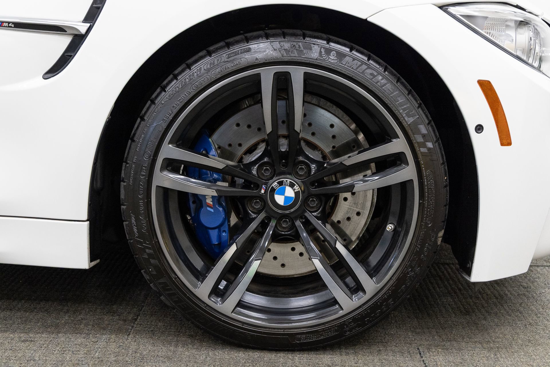 Used 2015 BMW M4 Convertible image 21