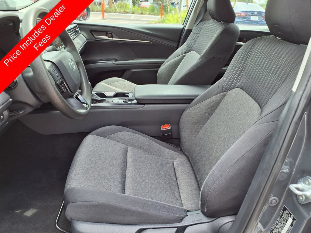 Used 2025 Toyota Camry LE FWD image 22