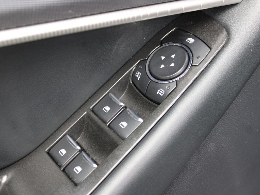 Used 2025 Ford Explorer ST-Line w/ ST-Line Street Pack AWD/4WD image 70
