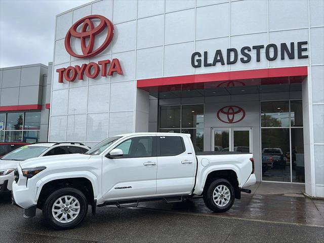 Certified 2025 Toyota Tacoma SR5 AWD/4WD image 4