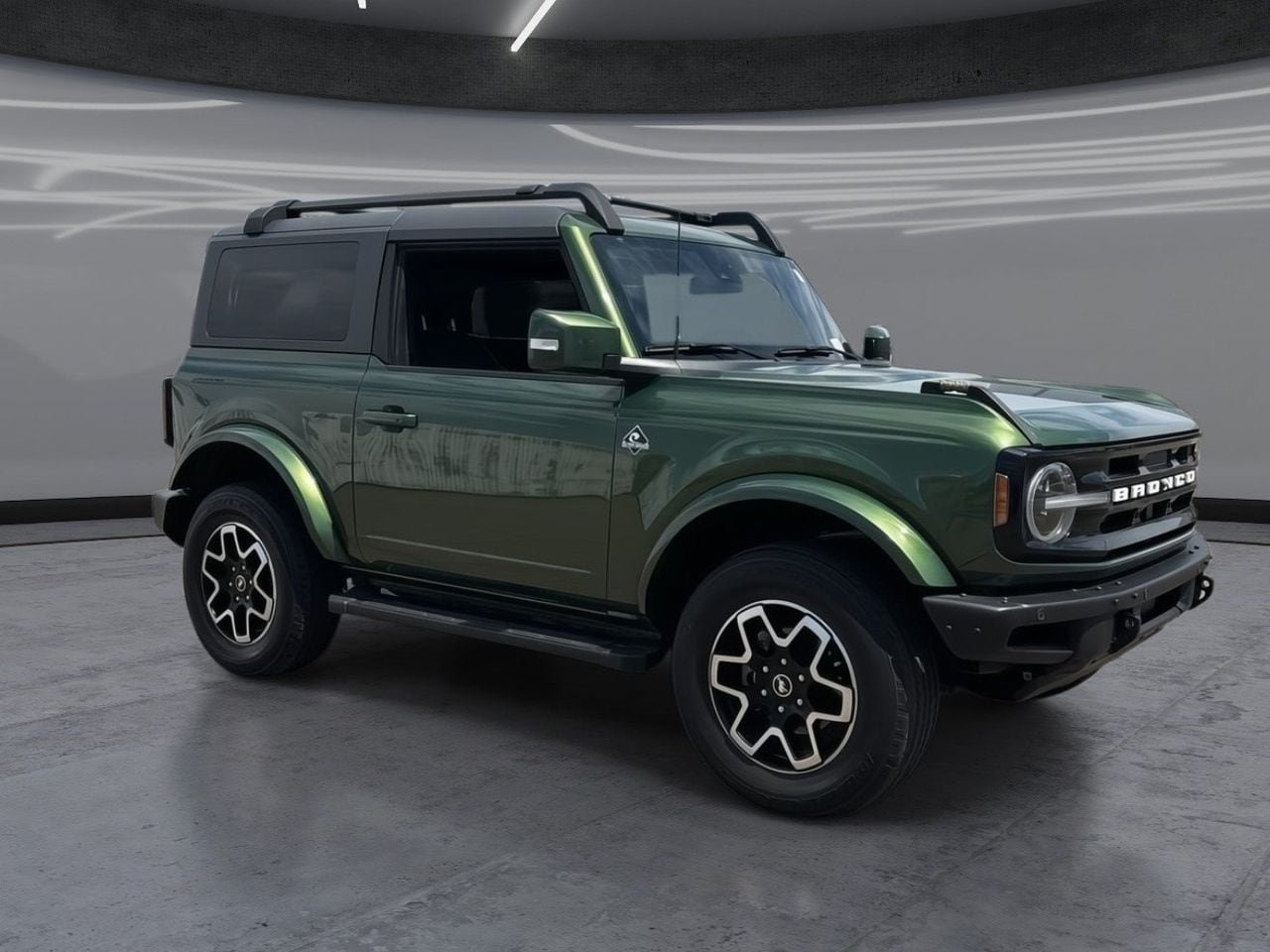 Used 2023 Ford Bronco Outer Banks AWD/4WD image 2
