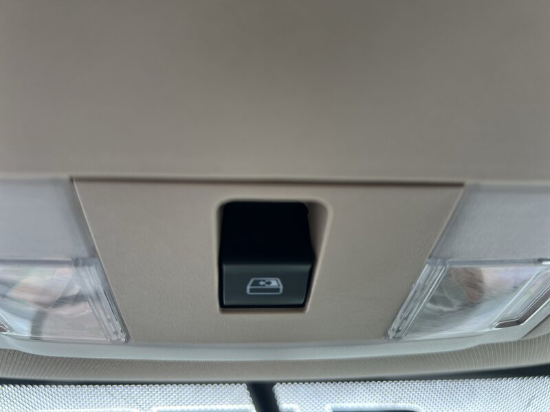 Used 2010 Ford F150 Lariat AWD/4WD image 21