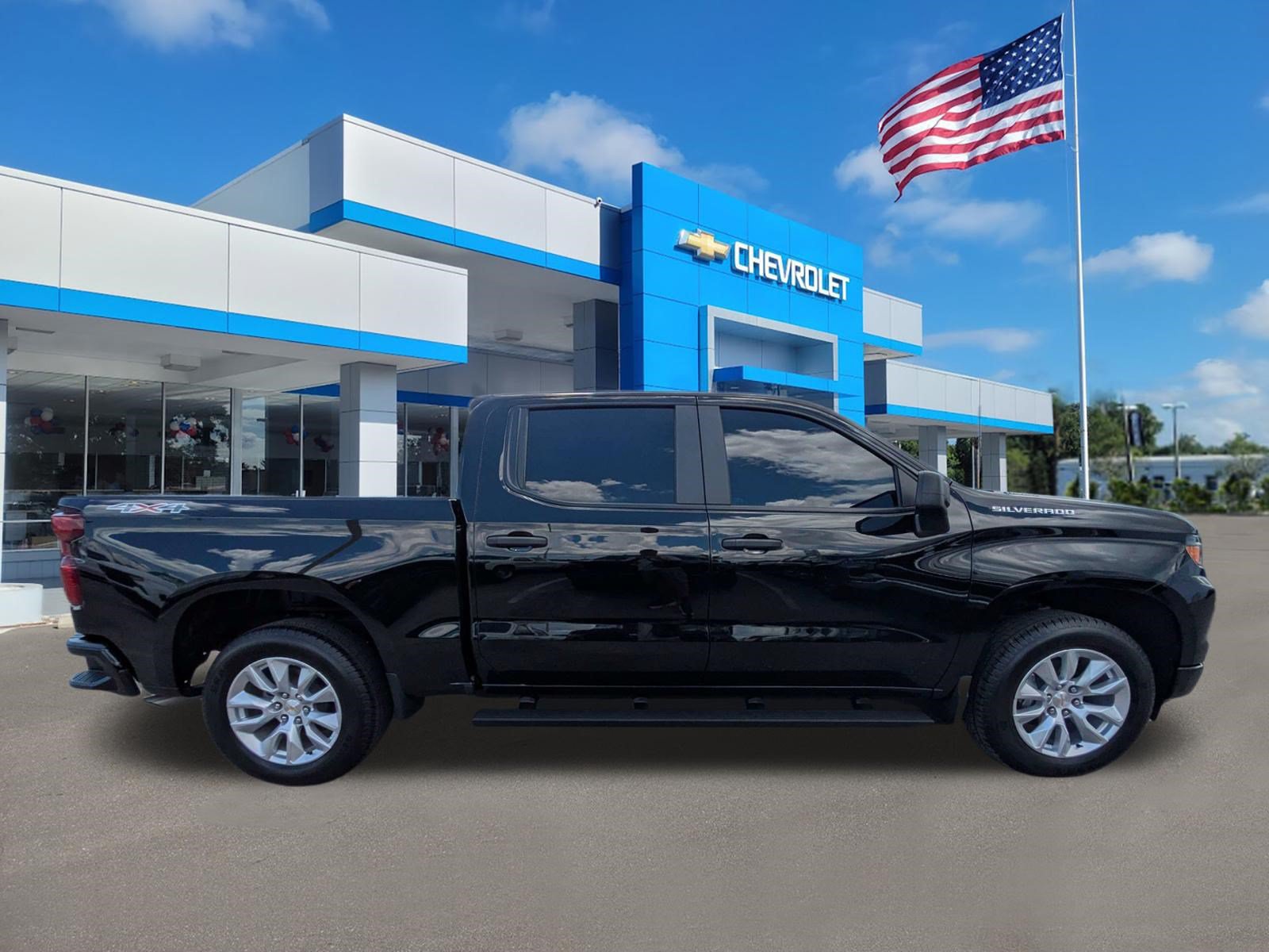 Used 2025 Chevrolet Silverado 1500 Custom AWD/4WD image 2
