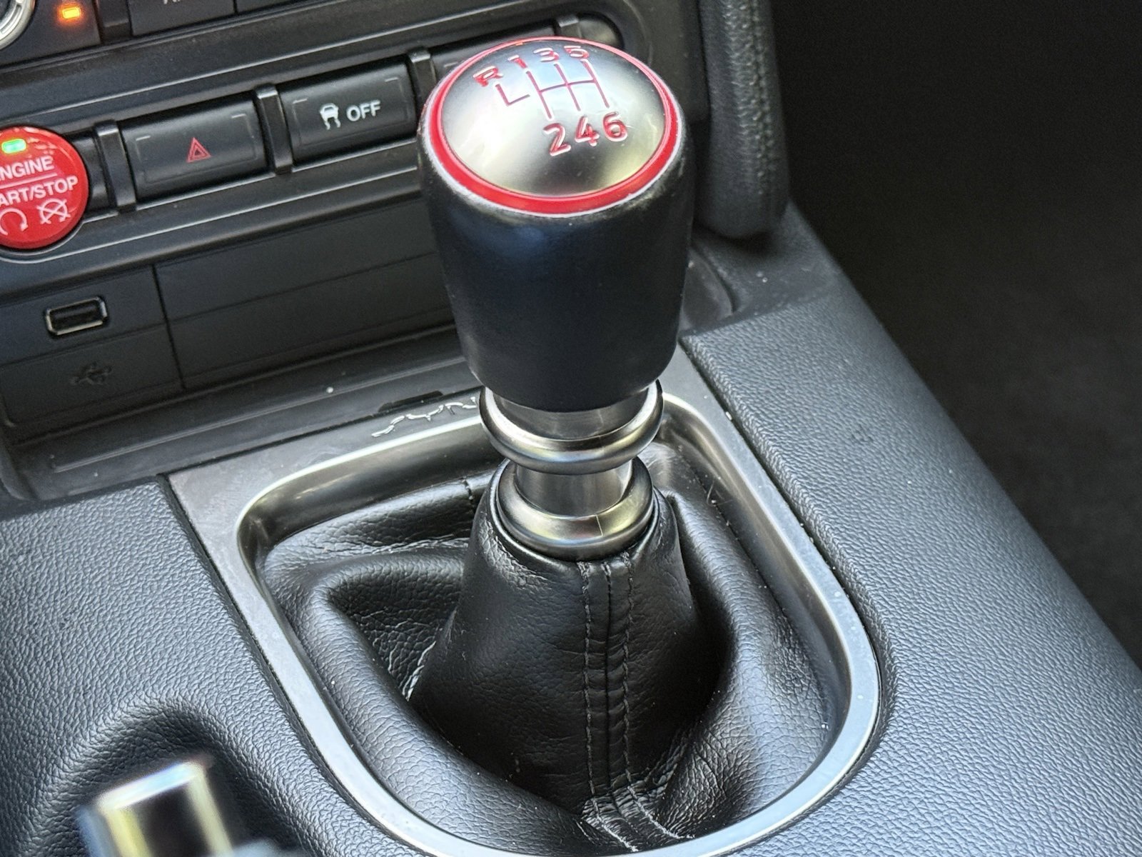 Used 2016 Ford Mustang Shelby GT350 w/ Track Package image 31