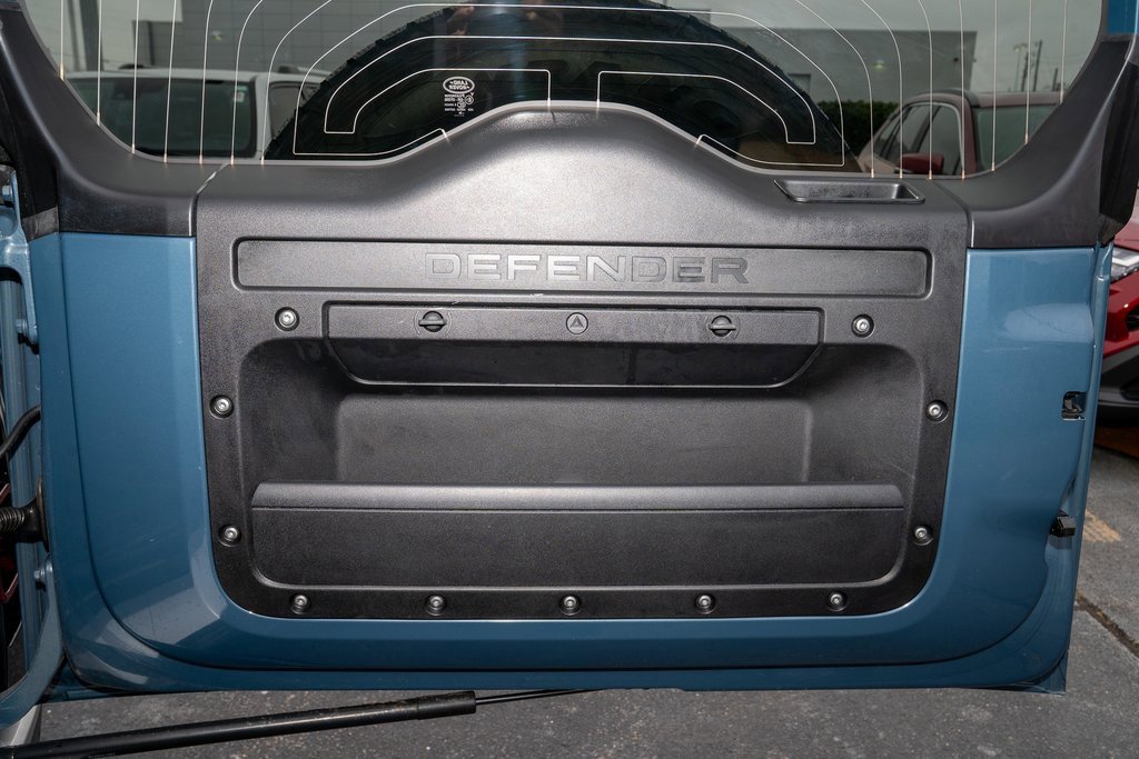 Used 2020 Land Rover Defender 110 SE image 7