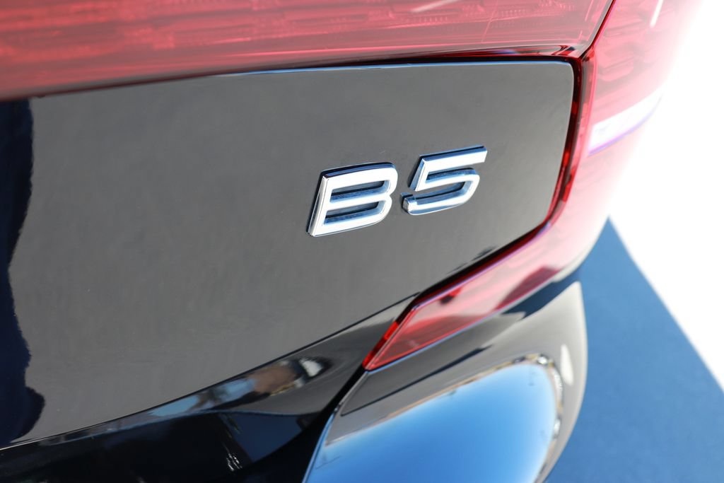 Used 2024 Volvo S60 B5 Core FWD image 7