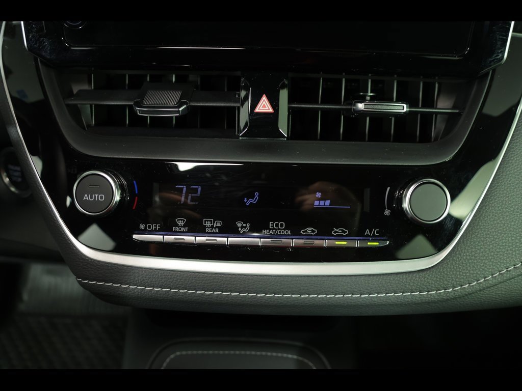 Used 2025 Toyota Corolla SE image 24