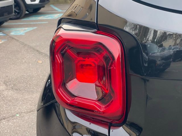 Used 2021 Jeep Renegade Limited w/ Sun & Sound Group image 15