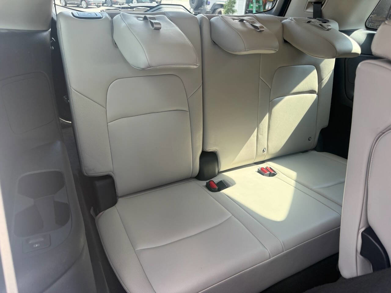 Used 2023 Nissan Pathfinder SL image 14