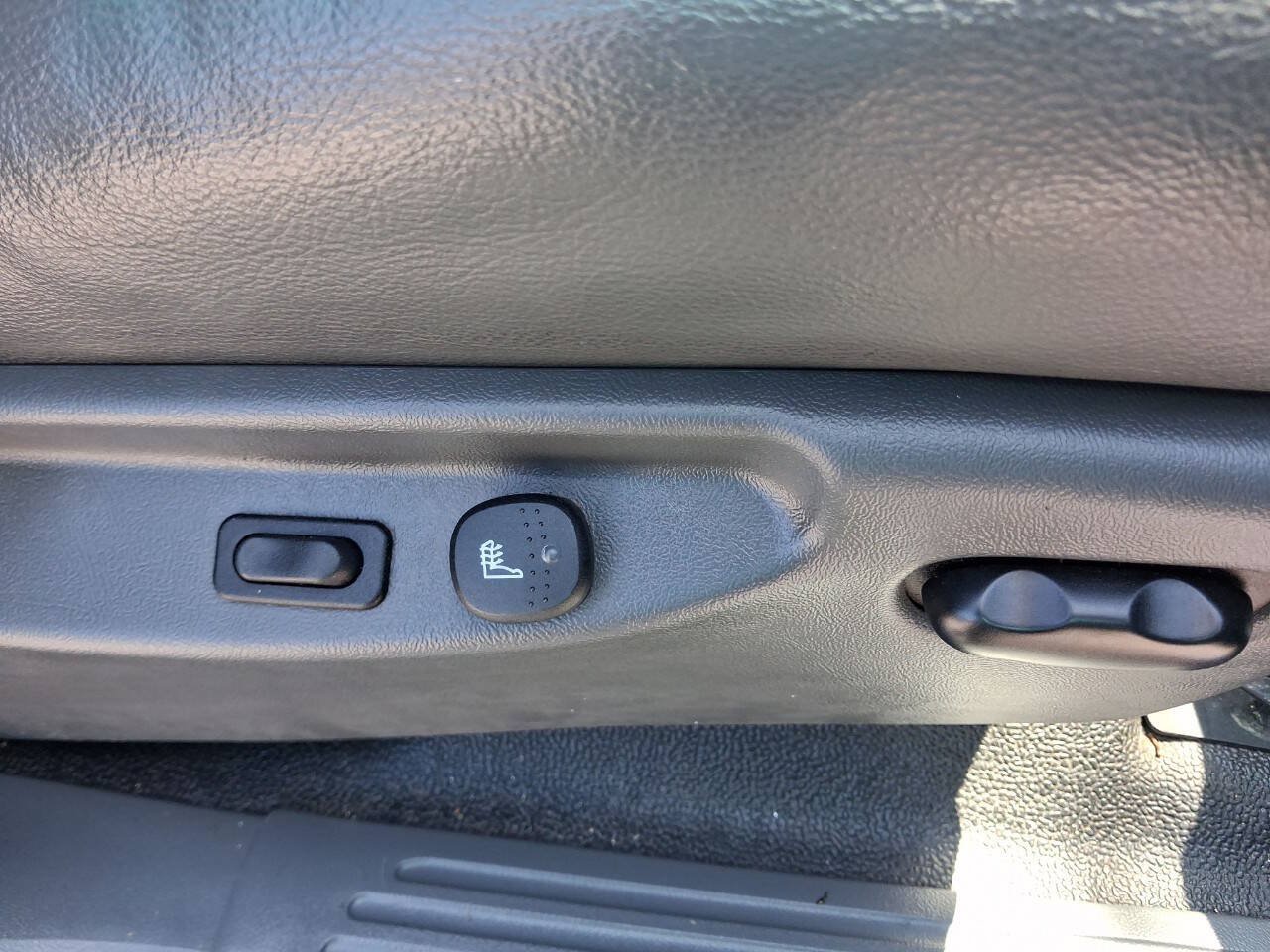 Used 2005 Ford Explorer Sport Trac Adrenalin AWD/4WD image 32