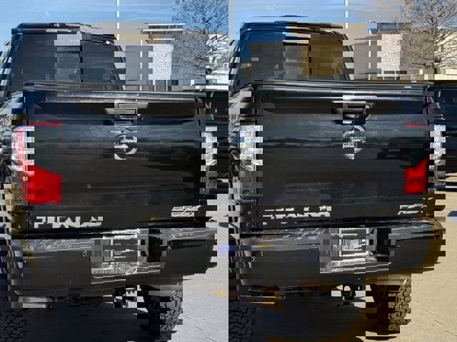 Used 2018 Nissan Titan PRO-4X w/ Pro-4x Convenience Package image 8