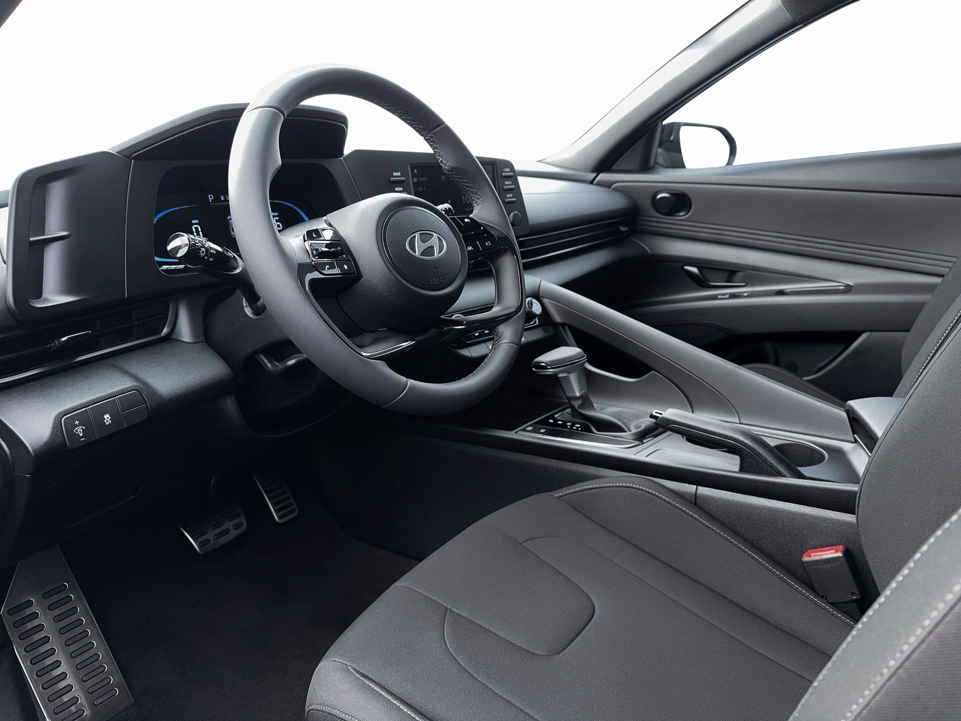 New 2026 Hyundai Elantra SEL Sport FWD image 14
