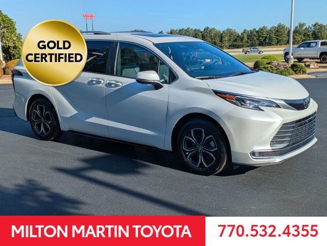 Certified 2026 Toyota Sienna Platinum AWD/4WD image 2