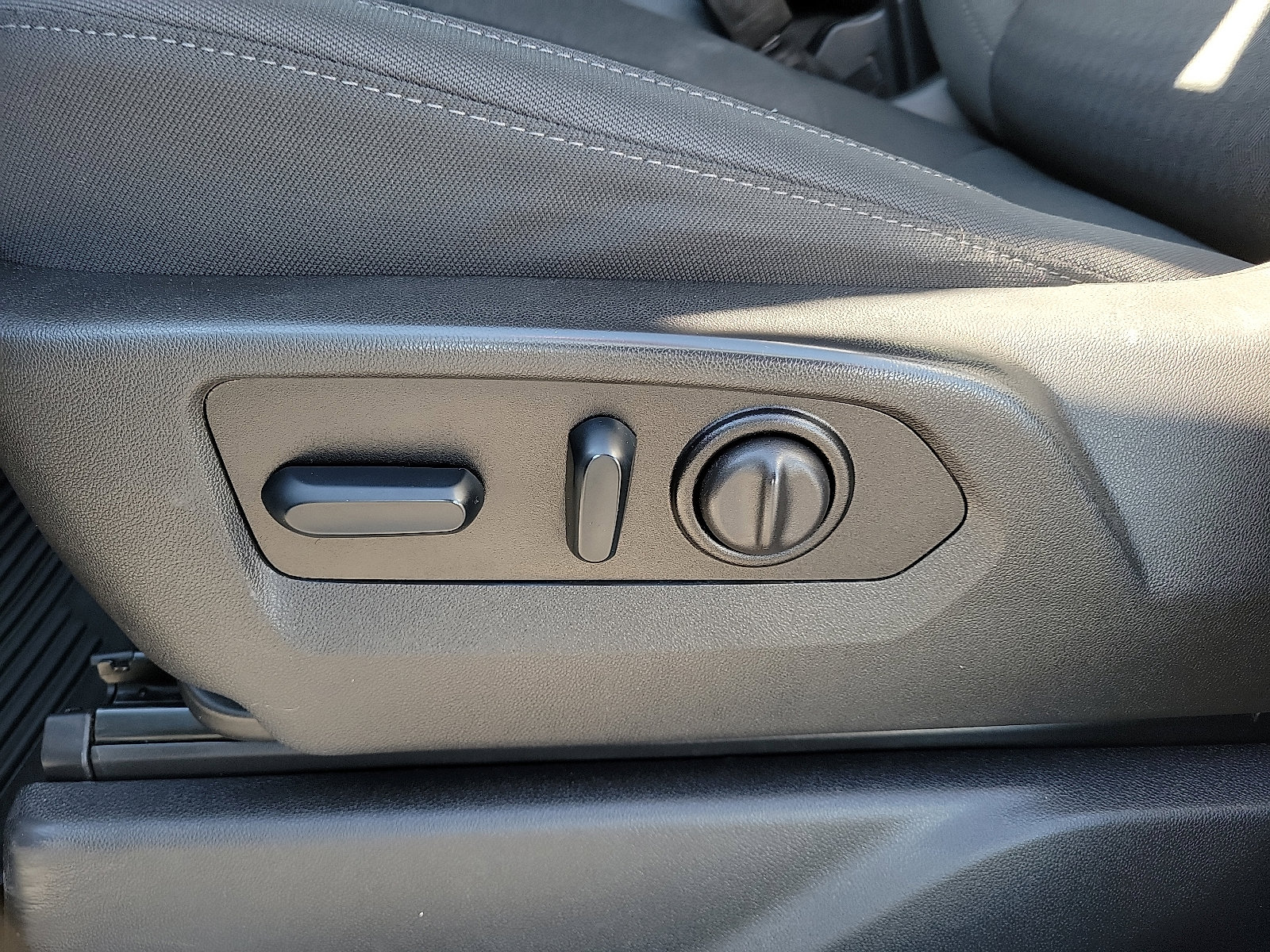 Used 2023 Chevrolet Silverado 2500 LT w/ Convenience Package image 15