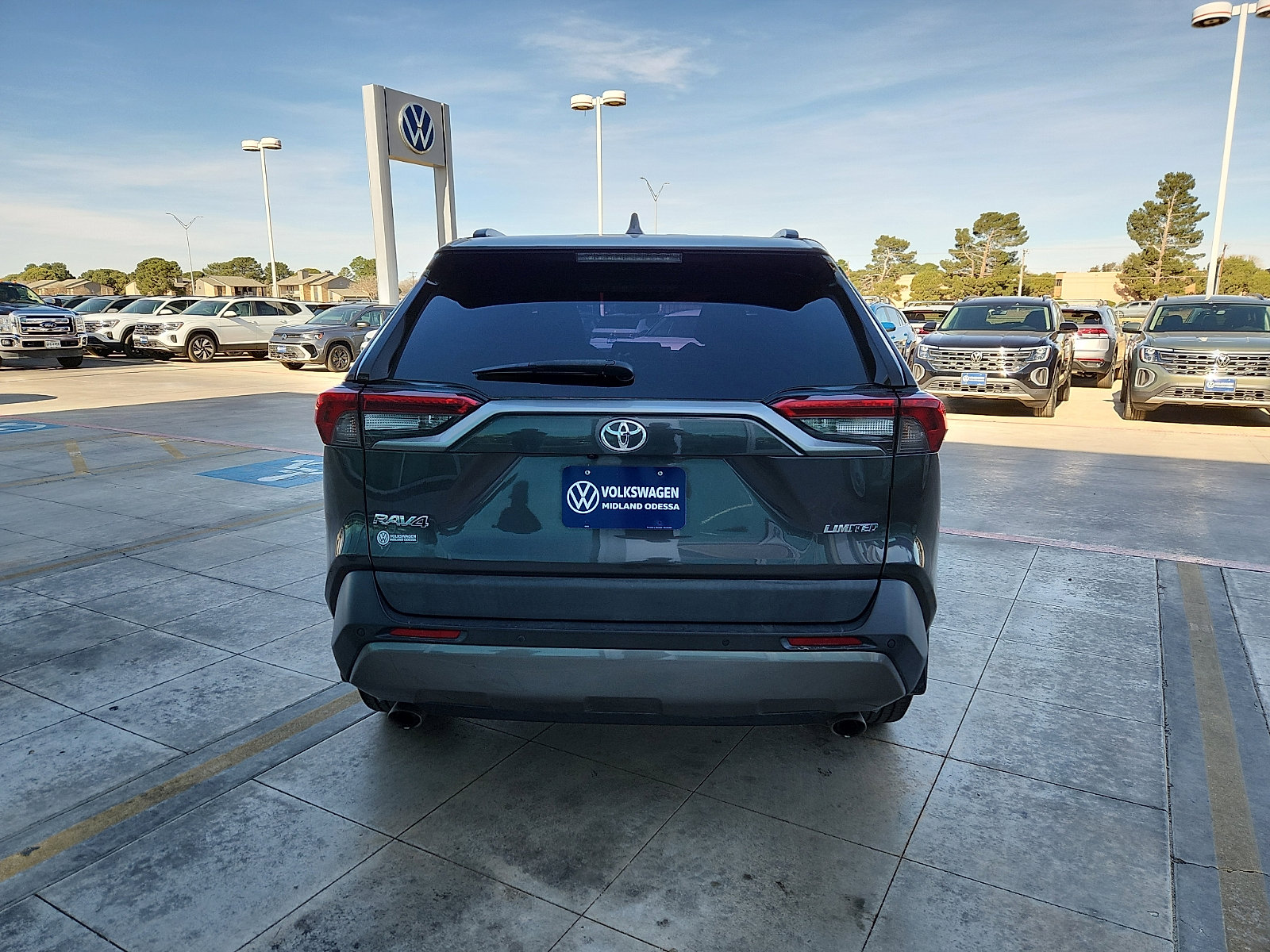 Used 2019 Toyota RAV4 Limited image 6