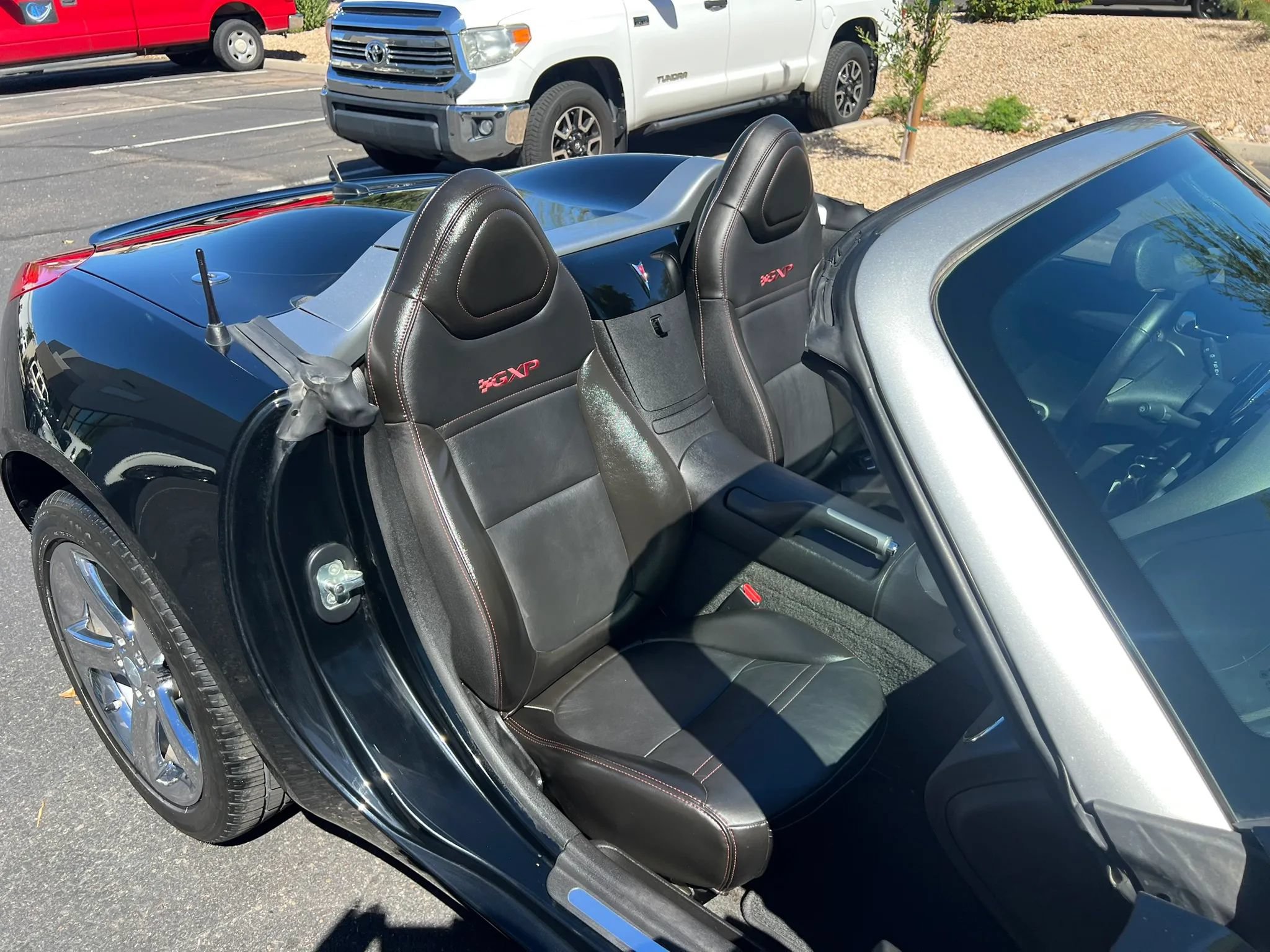 Used 2009 Pontiac Solstice GXP w/ Premium Package RWD image 15
