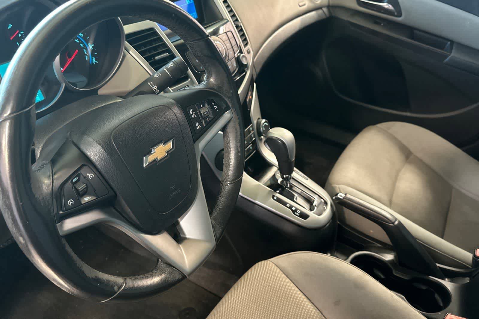 Used 2012 Chevrolet Cruze LT FWD image 14