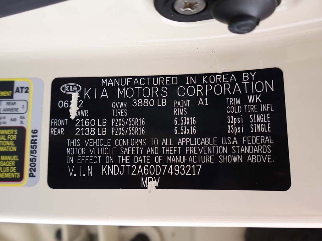 Used 2013 Kia Soul + FWD image 38