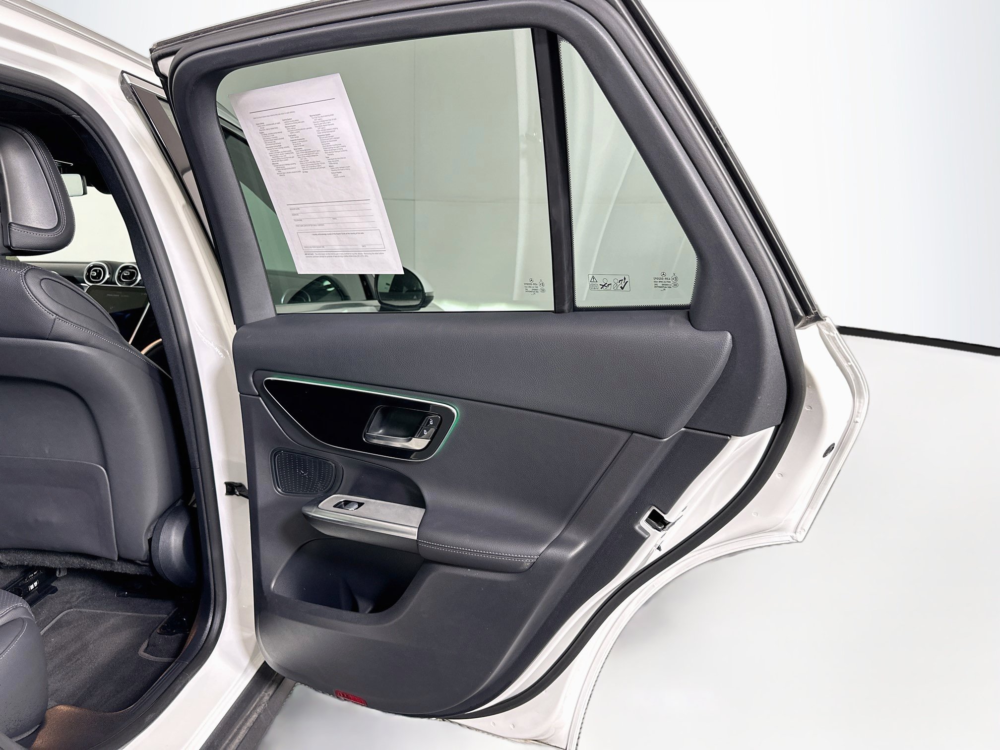 Used 2026 Mercedes-Benz GLC 300 image 32