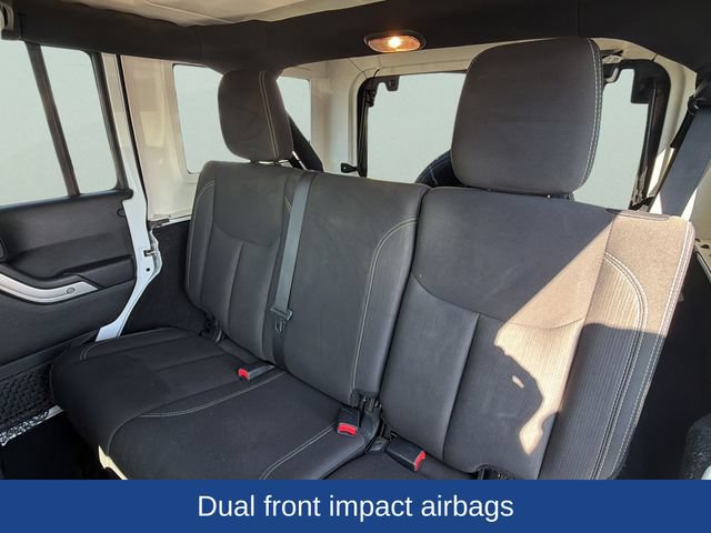 Used 2018 Jeep Wrangler Unlimited Sahara w/ Connectivity Group AWD/4WD image 19