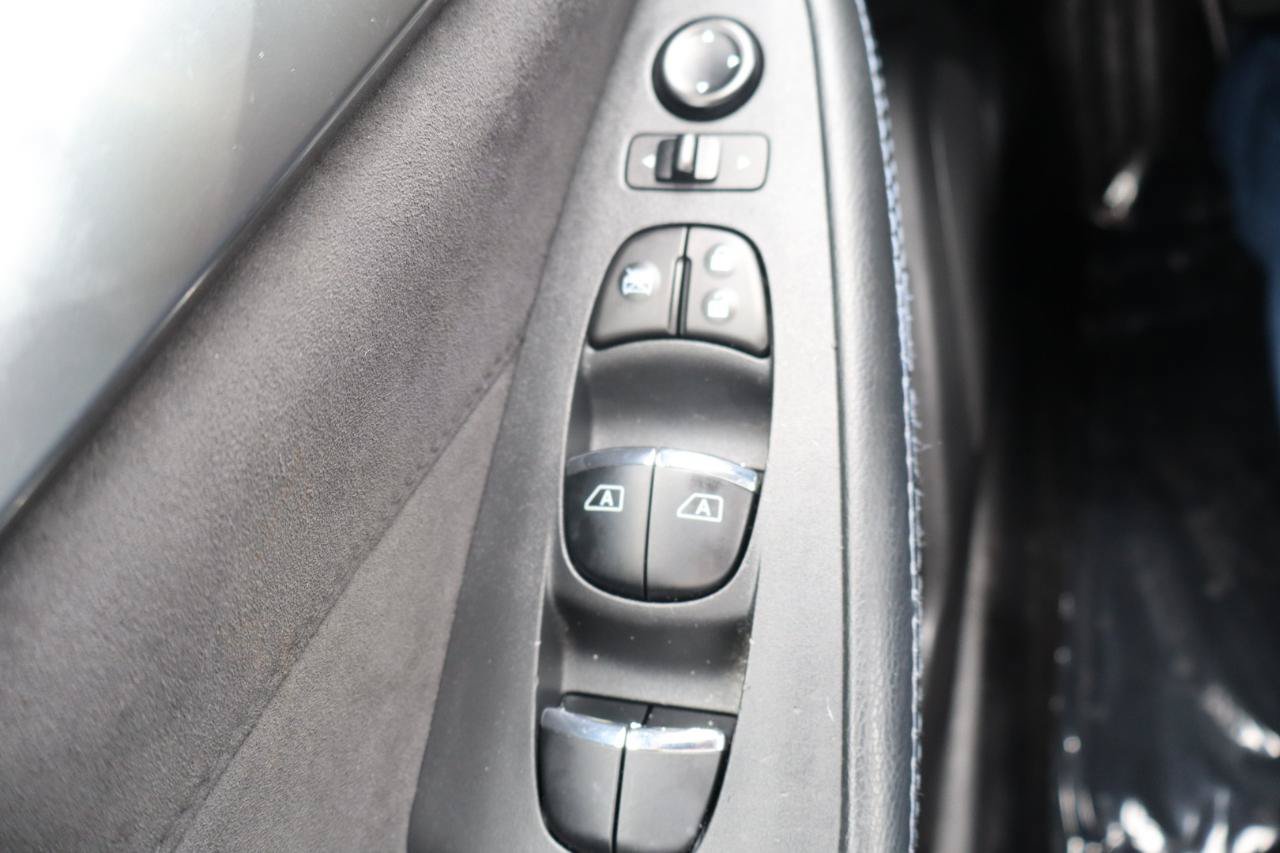 Used 2016 Nissan Maxima SR FWD image 27