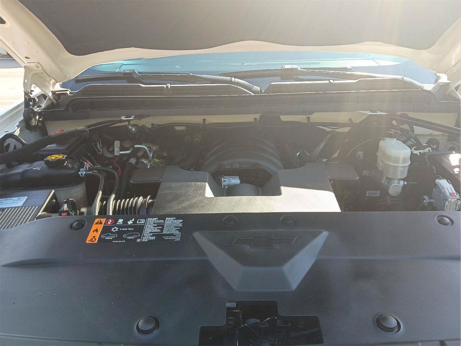 Used 2018 Chevrolet Silverado 1500 LT w/ All Star Edition AWD/4WD image 9