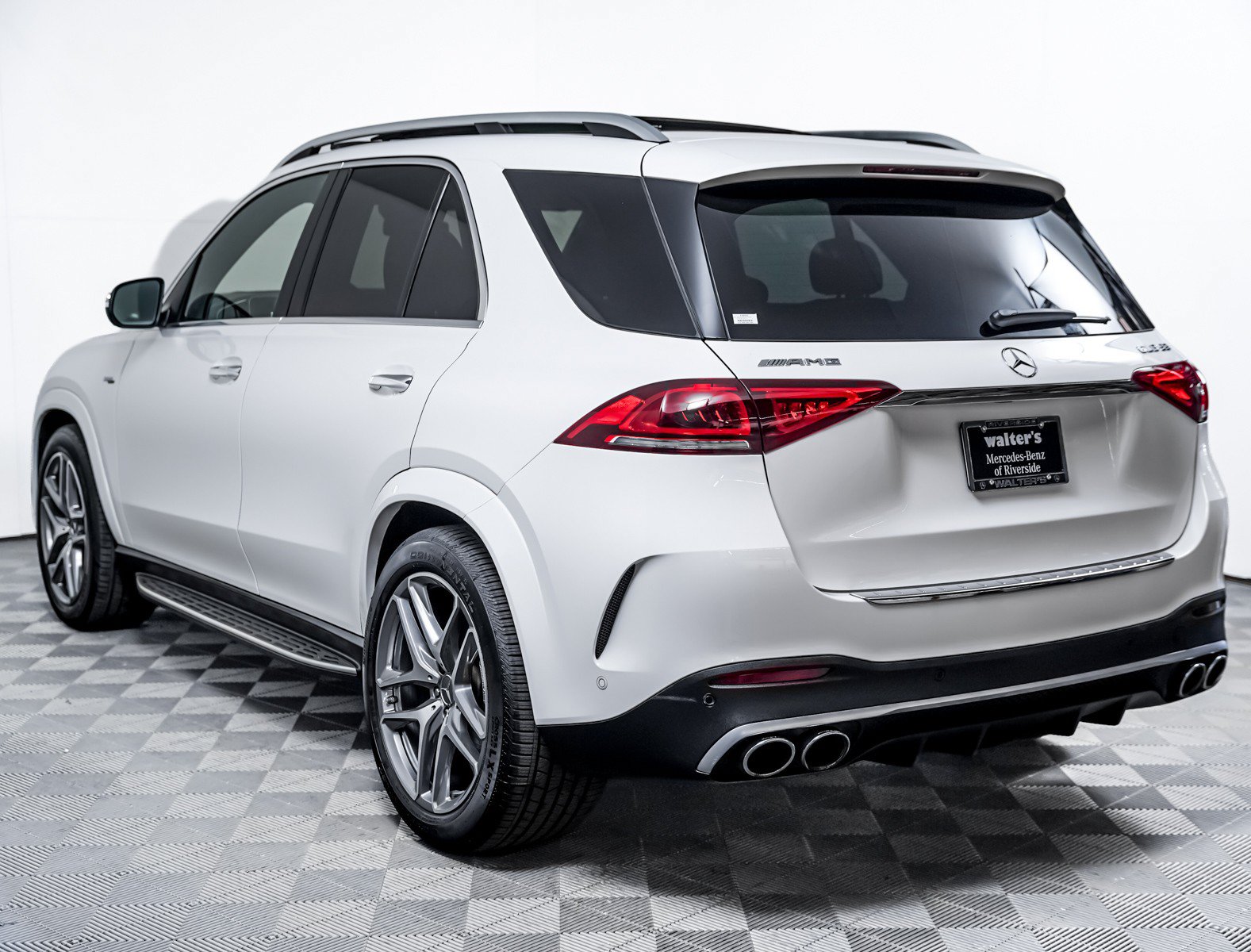 Certified 2022 Mercedes-Benz GLE 53 AMG 4MATIC image 2