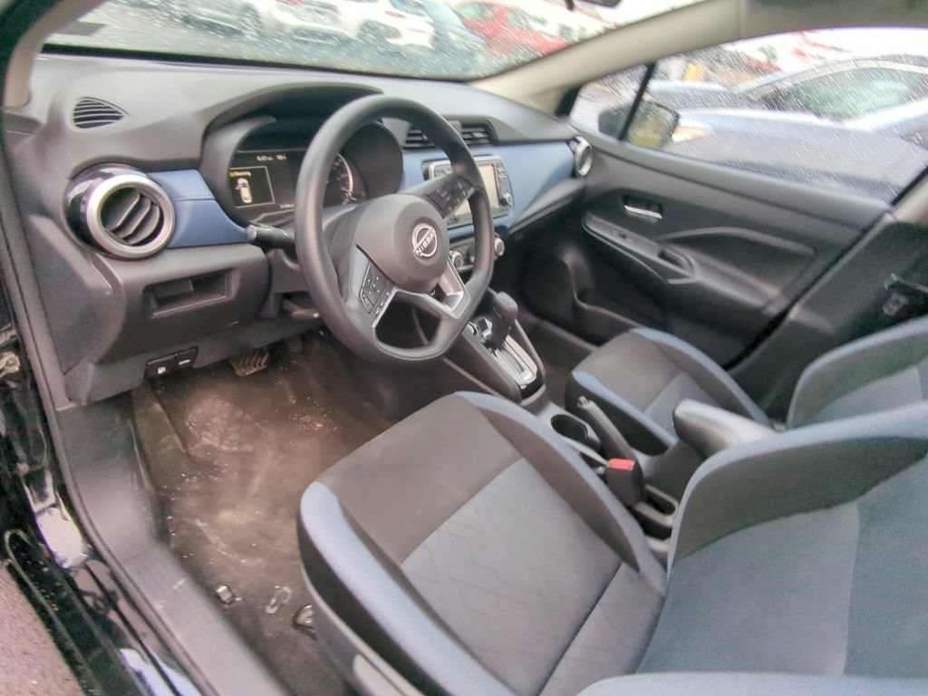 Used 2025 Nissan Versa SV FWD image 7