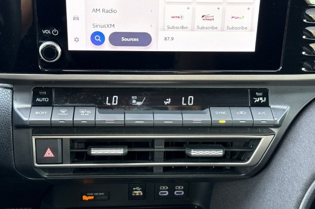 Used 2025 Toyota Camry LE FWD image 25