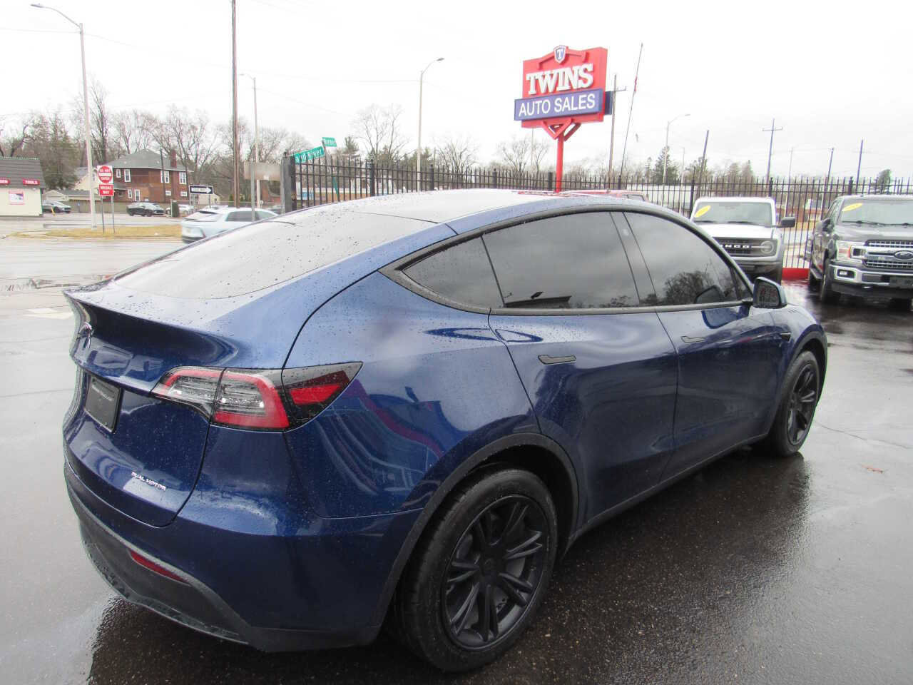 Used 2022 Tesla Model Y Long Range image 5