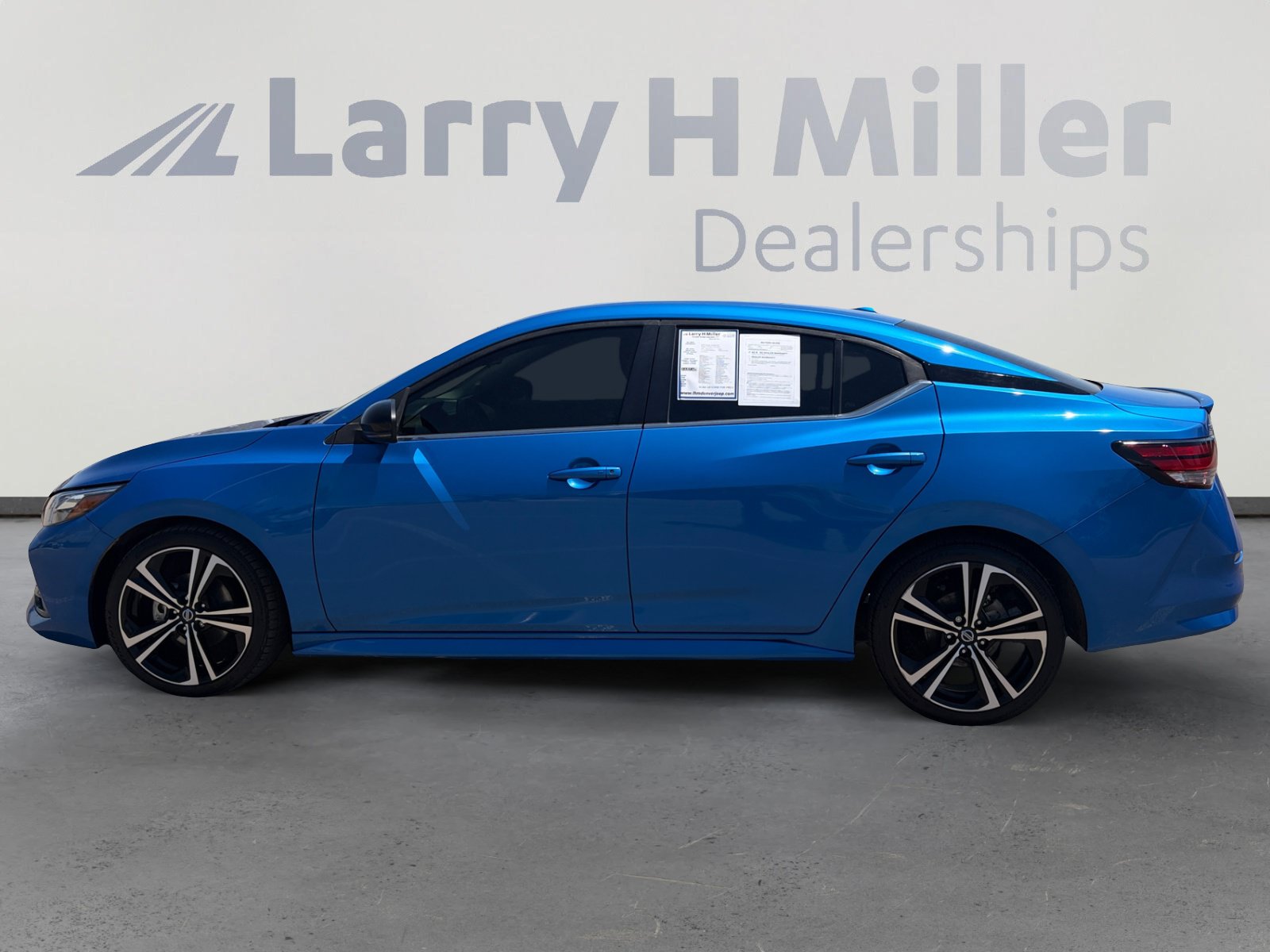 Used 2022 Nissan Sentra SR FWD image 3