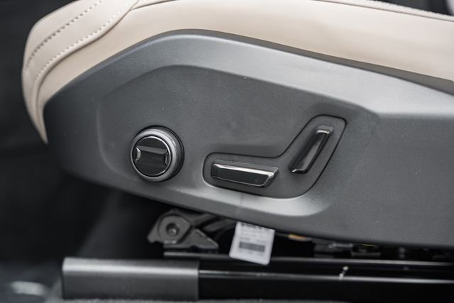 New 2026 Volvo XC90 T8 Plus w/ Protection Package Premier image 34