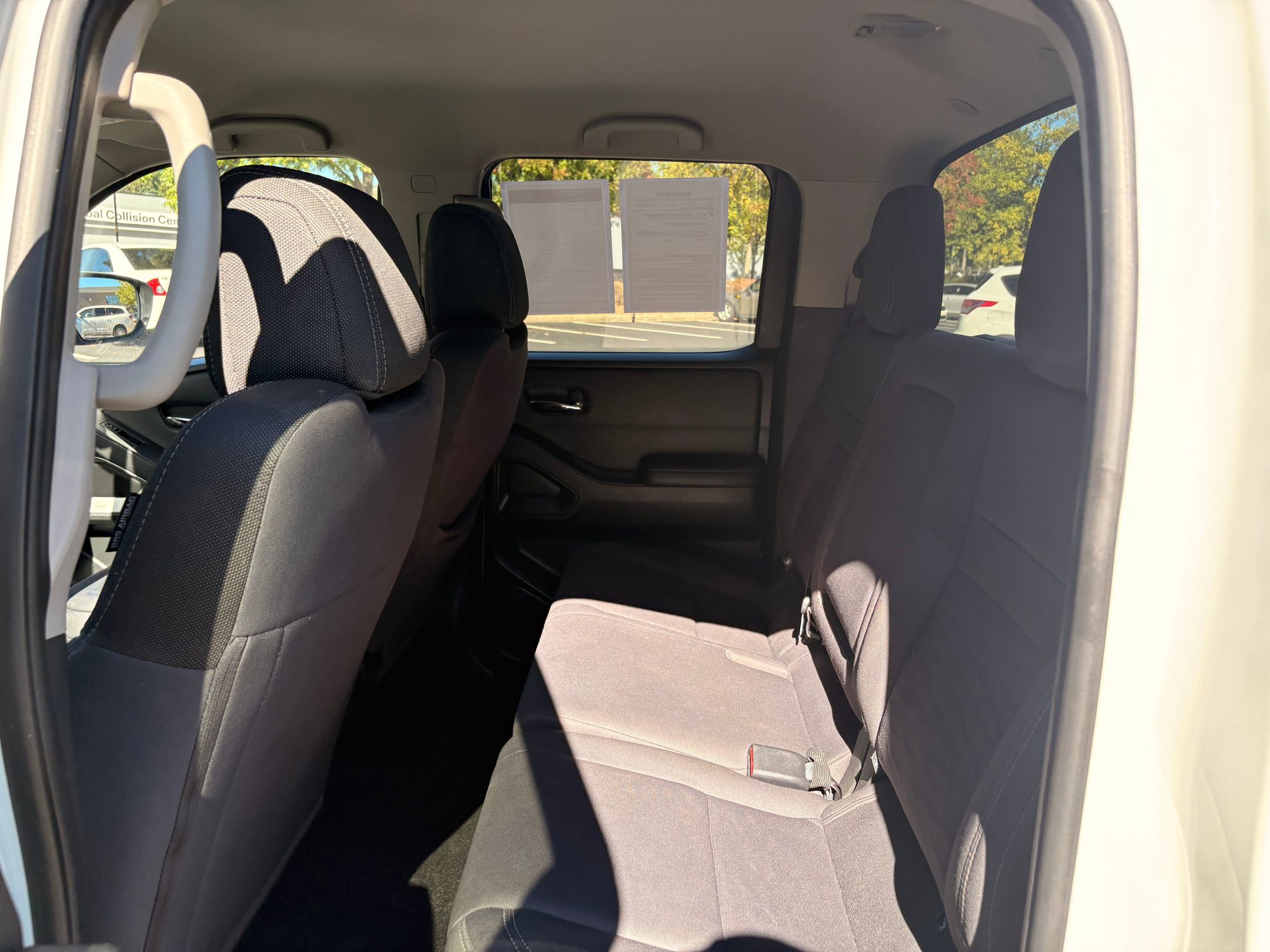 Used 2023 Nissan Frontier SV image 14