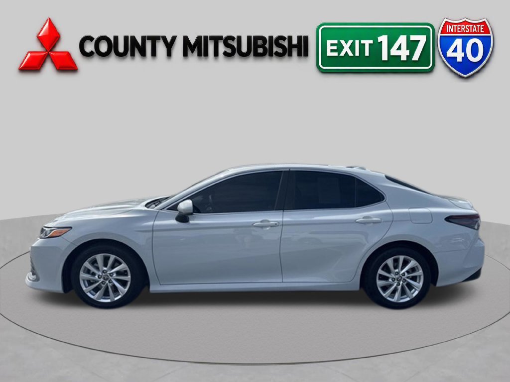 Used 2023 Toyota Camry LE FWD image 3