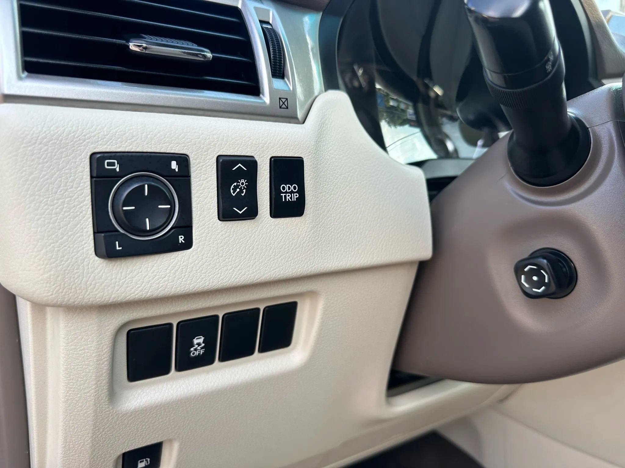 Used 2011 Lexus GX 460 w/ Comfort Plus Pkg AWD/4WD image 15