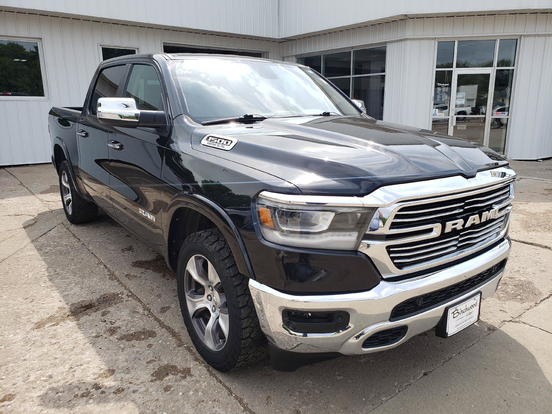 Used 2020 RAM 1500 Laramie AWD/4WD image 3