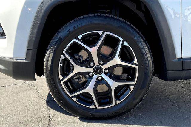 Certified 2025 Jeep Compass Limited image 8