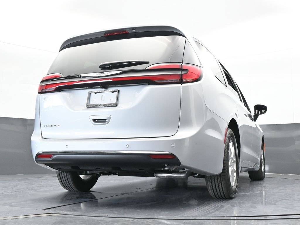 New 2026 Chrysler Pacifica Select image 57