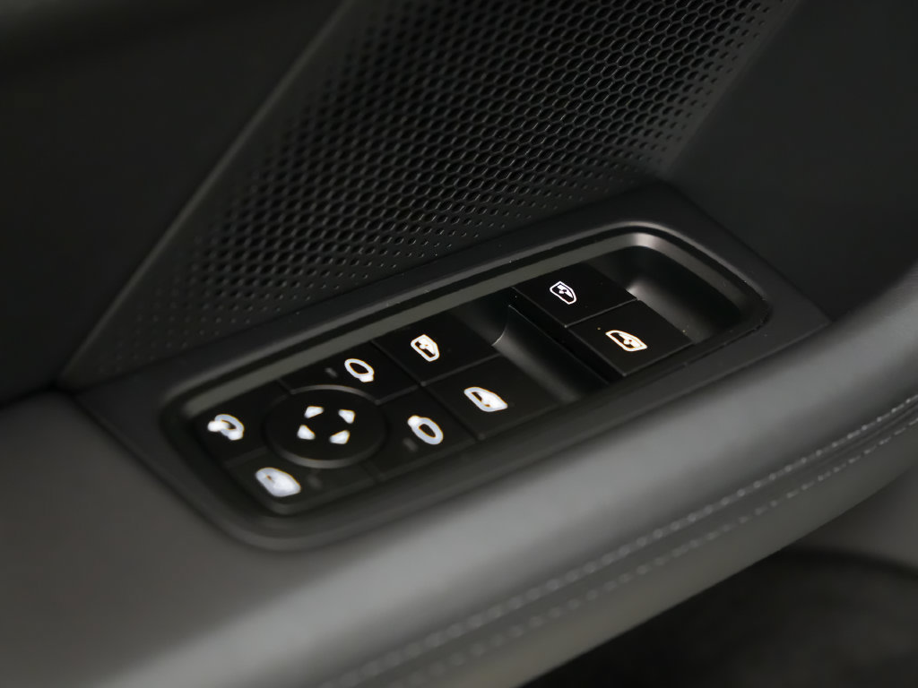 New 2026 Porsche Taycan 4S AWD/4WD image 24
