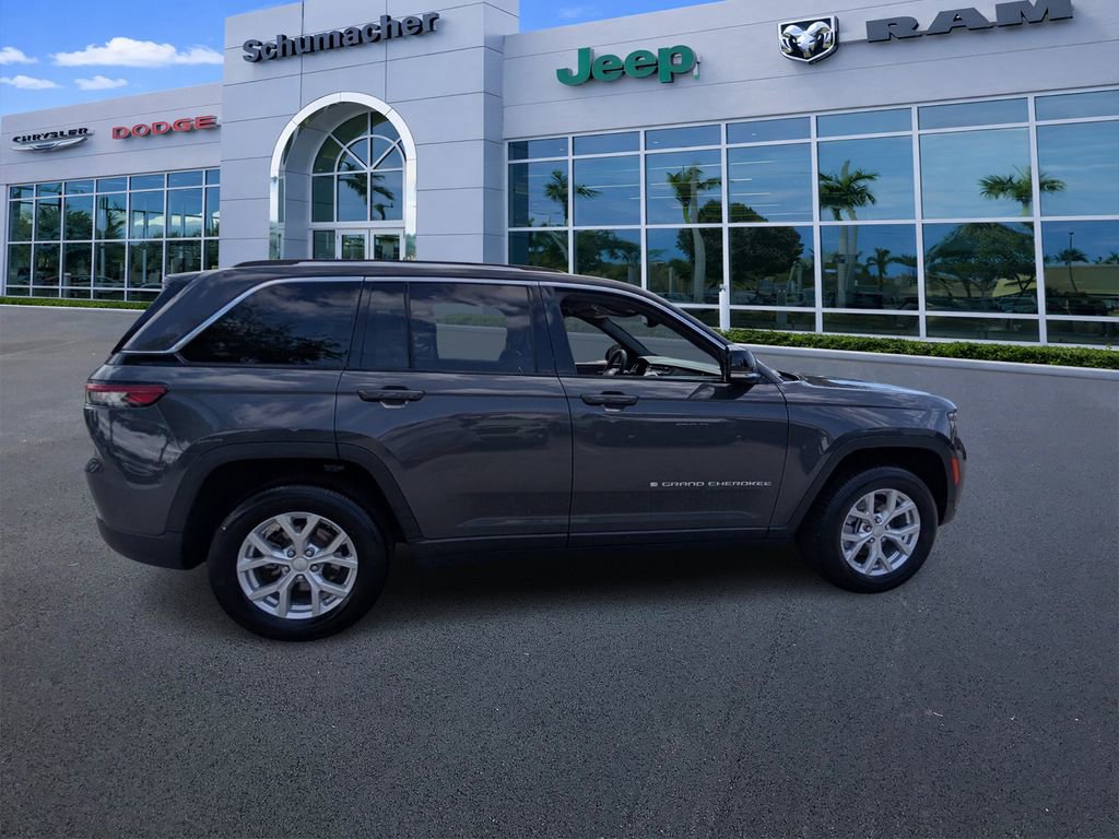 Certified 2024 Jeep Grand Cherokee Limited image 8