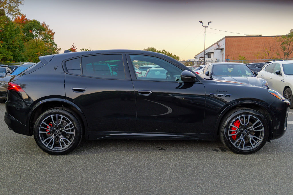 Used 2023 Maserati Grecale Modena AWD/4WD image 8