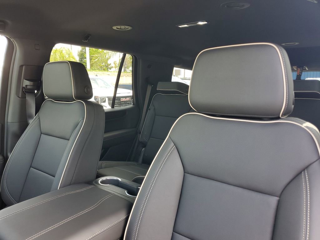 New 2026 GMC Yukon Elevation RWD image 7
