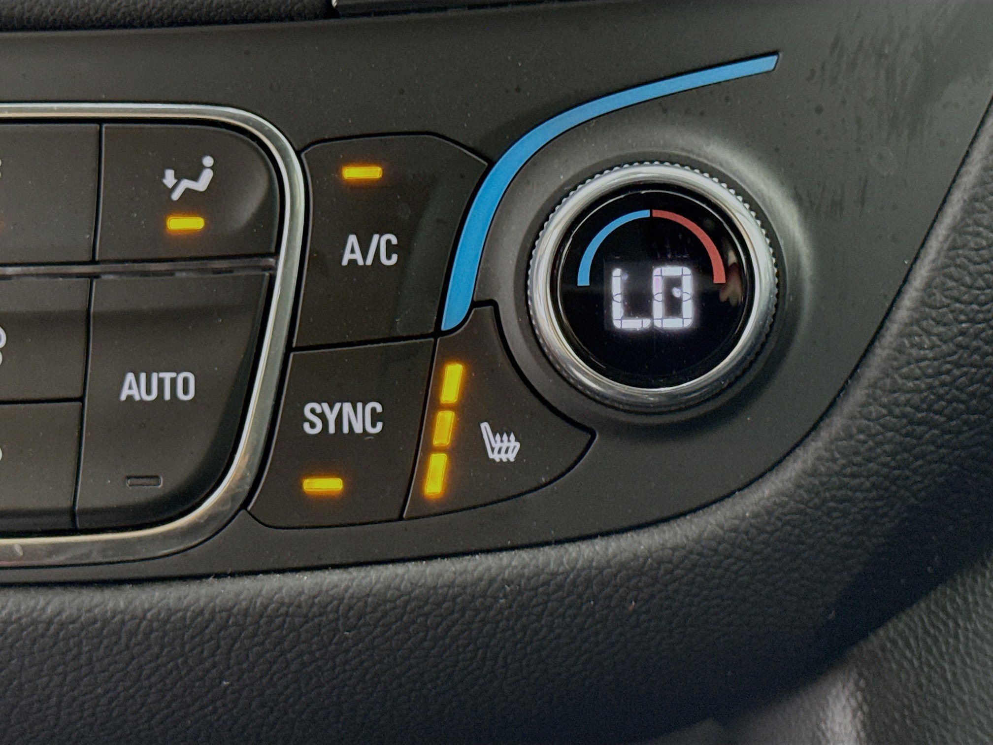 Used 2023 Chevrolet Equinox LT FWD image 20